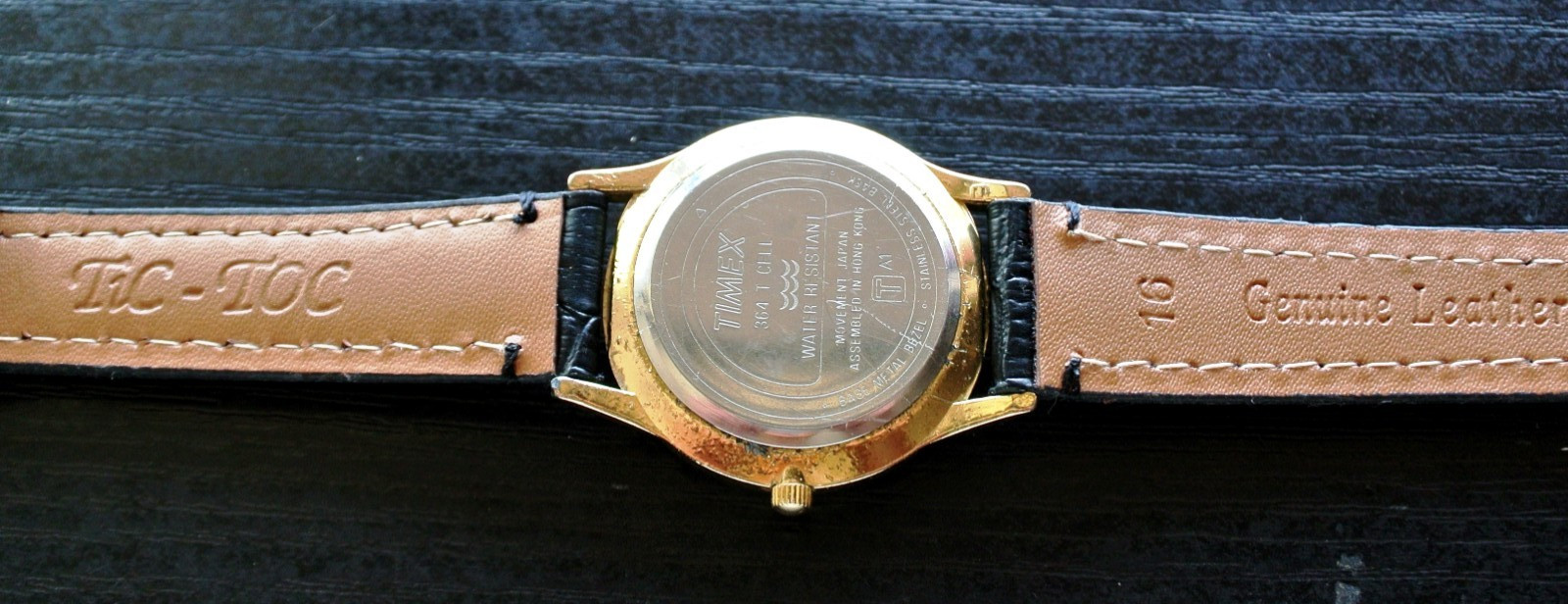 VINTAGE TIMEX DATE ELEGANT MOON PHASE DIAL QUARTZ MEN’S GOLDEN BLACK DRESS WATCH