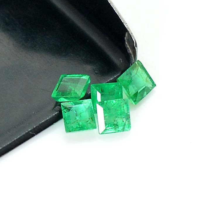 Natural Emerald Square Cut 2.50 mm To 3×3 mm 0.63 CTS Lot 05 Pcs Loose Gemstone