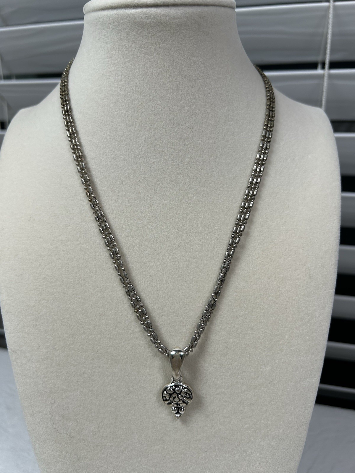 Premier Designs Silver Tone Chain Necklace Floral Round Charm