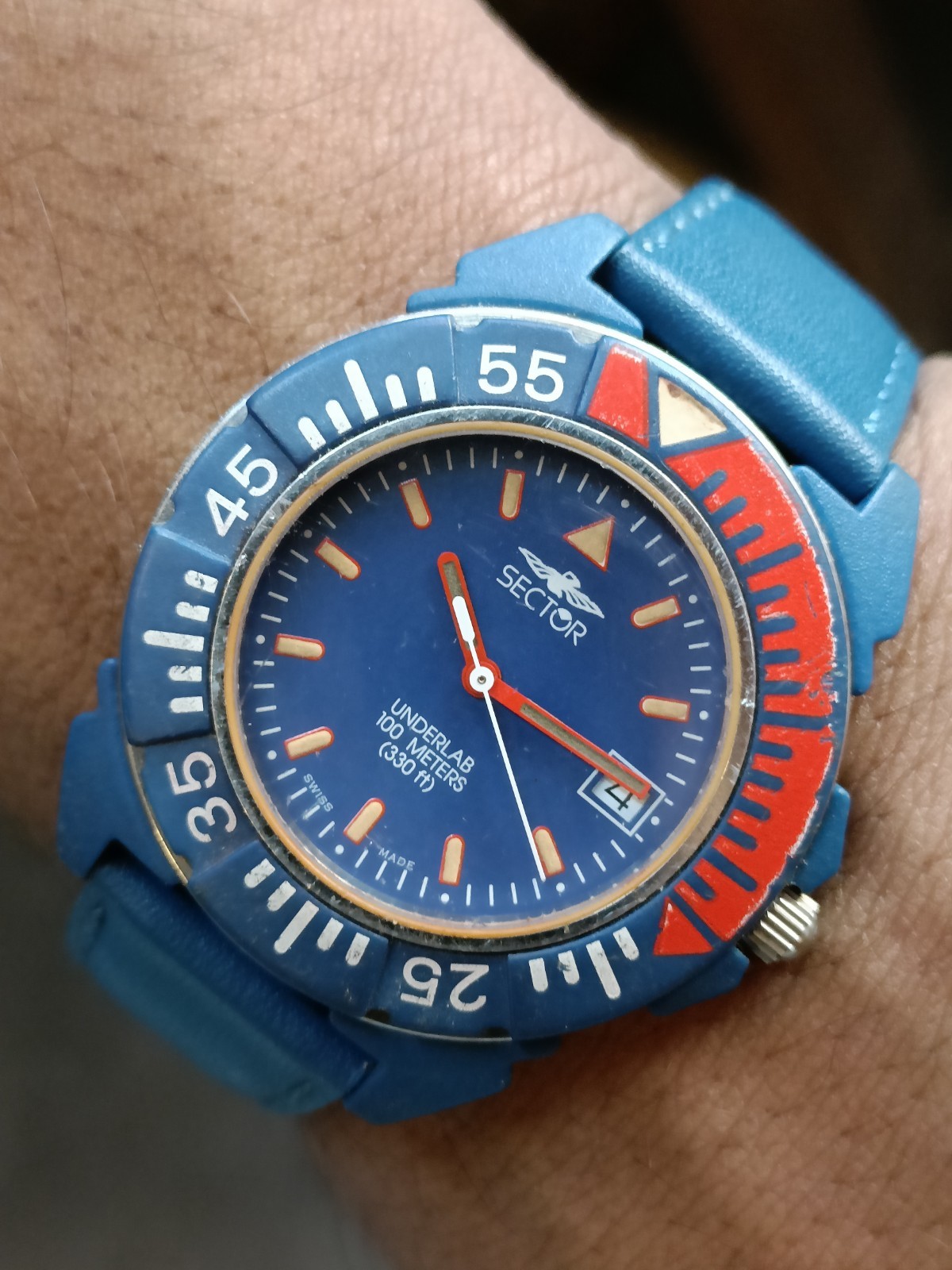 SECTOR NO LIMITS QUARTZ BLUE DIAL SWISS MEN’S WORKING CONDITION