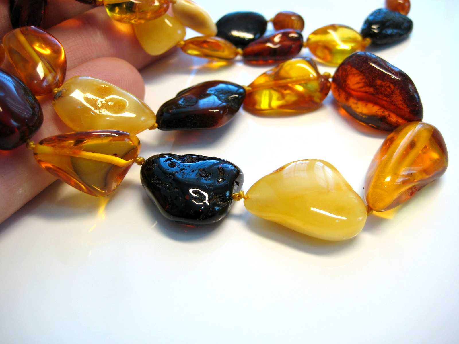 Massive Genuine Multicolor Beautiful Baltic Amber Necklace 23 gr. 20 in. !!!