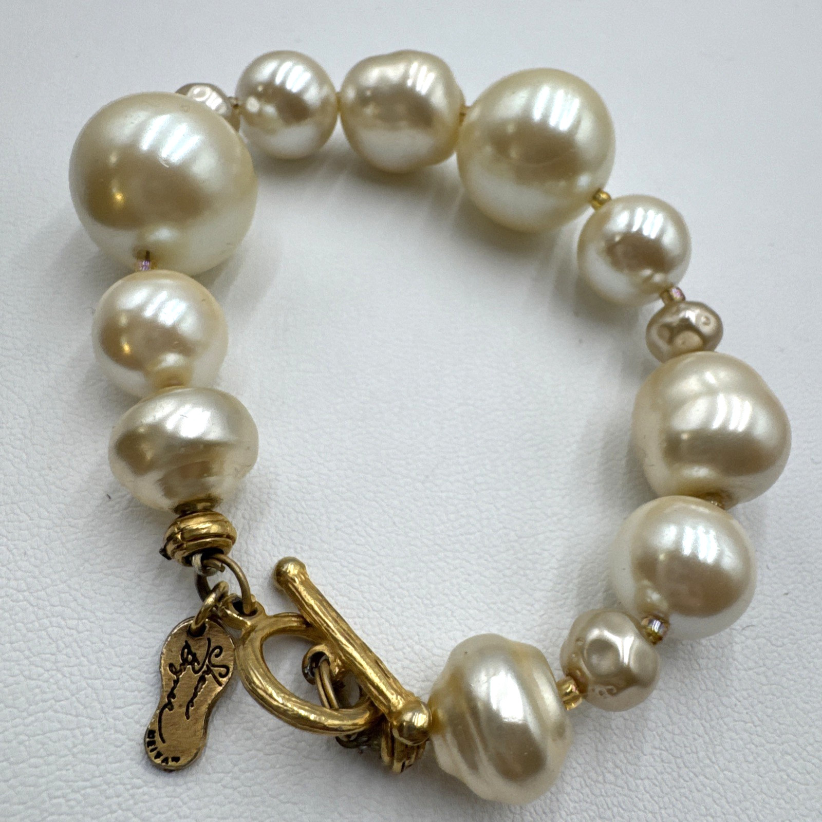 Vtg 90s Shane Boyner Chunky Big Faux Pearl Statement Toggle Bracelet 6.25″