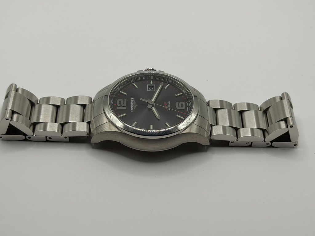 Longines Conquest V.H.P. – Pristine – Full Set – Stainless – Swiss Quartz – 41mm