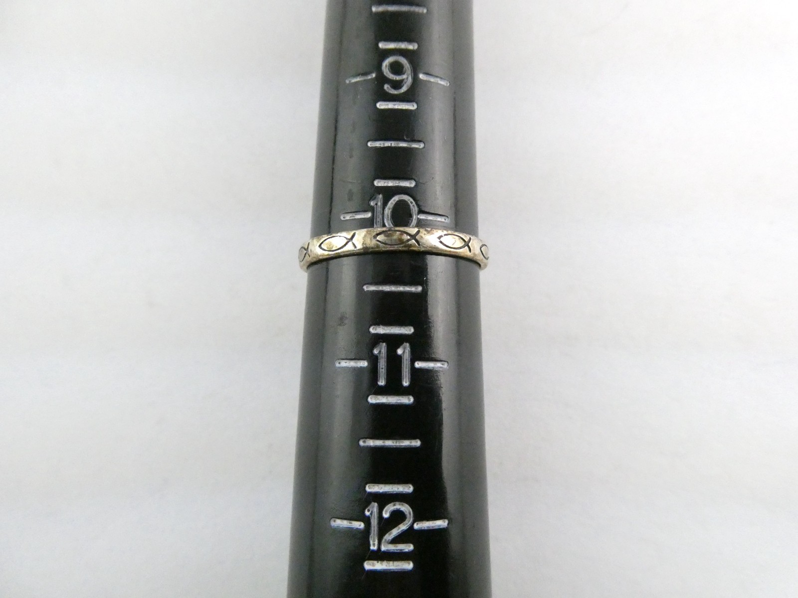 Wheeler Manufacturing Sterling Silver Icthys Fish Motif Band Ring Size 10.25 925