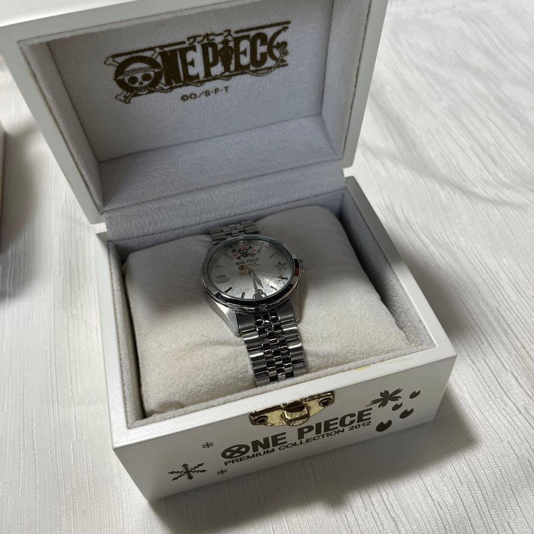 ONE PIECE Tony Tony Chopper Watch Sakura Memories Limited Edition Official Box