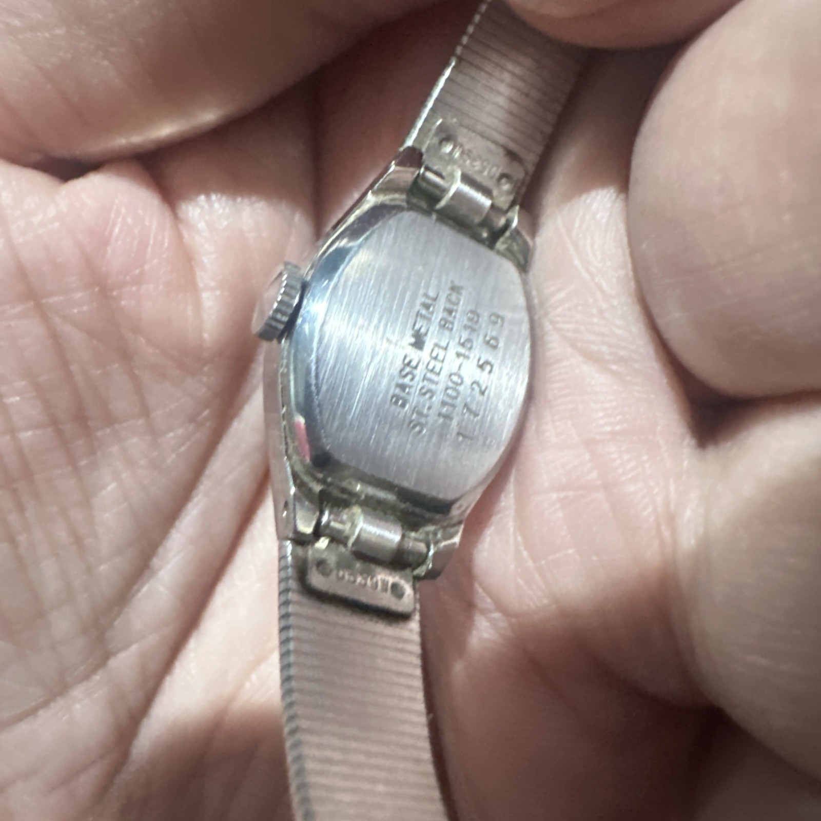 Working Vintage SEIKO Ladies 1100-1519 Manual Wind Watch 16mm For Big Wrist 7.25