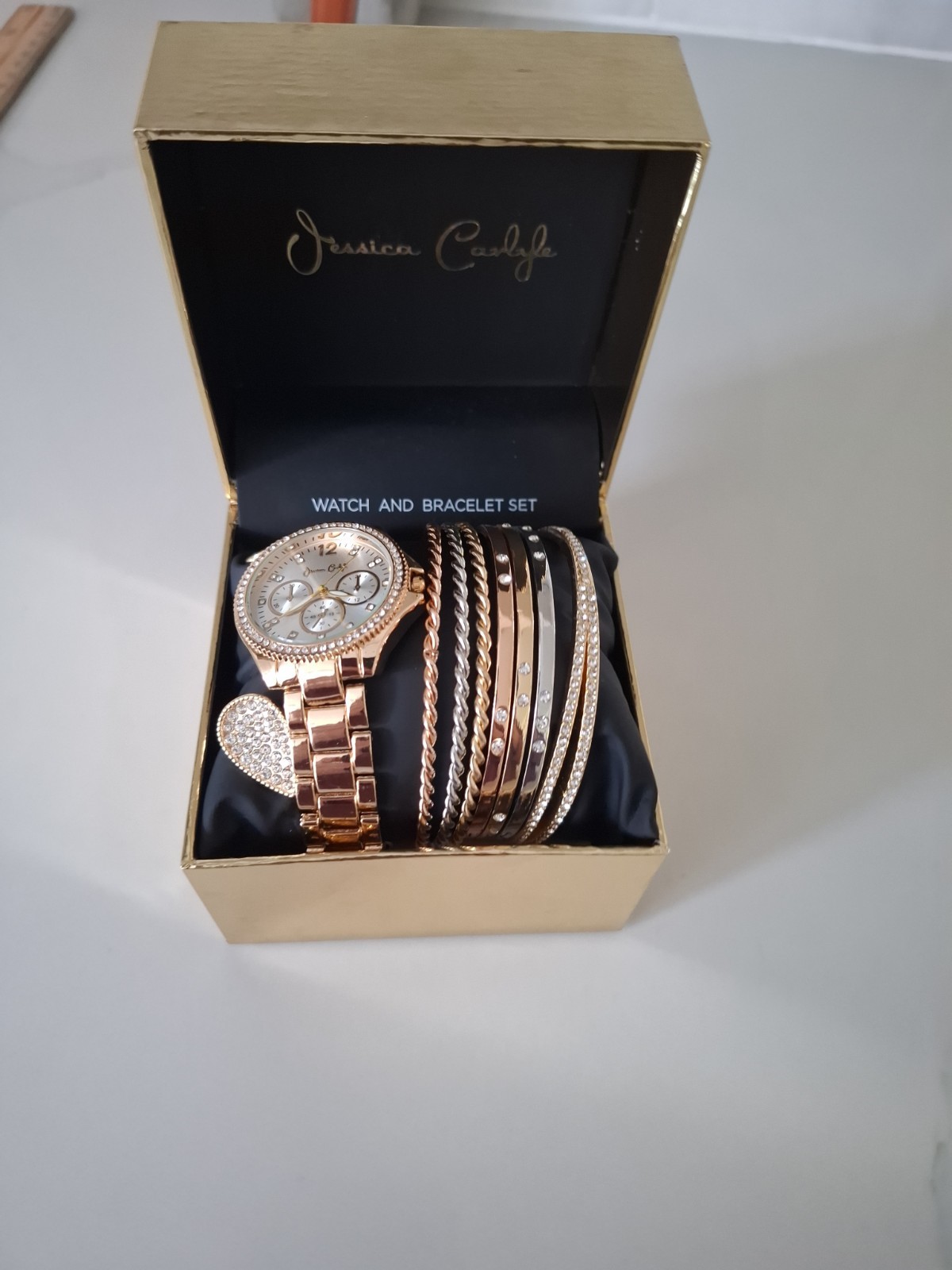 Womans Jessica Carlyle Watch And Bracelet Set Working Watch Plus 8 Bracelets