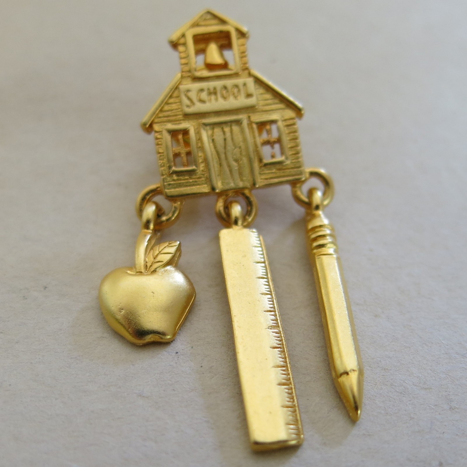 JJ One Room School House Brooch Pin in Gold Tone Metal [3930]