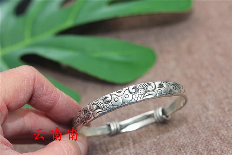 National wind literary retro folk Chinese handmade Miao silver bracelet 1piece