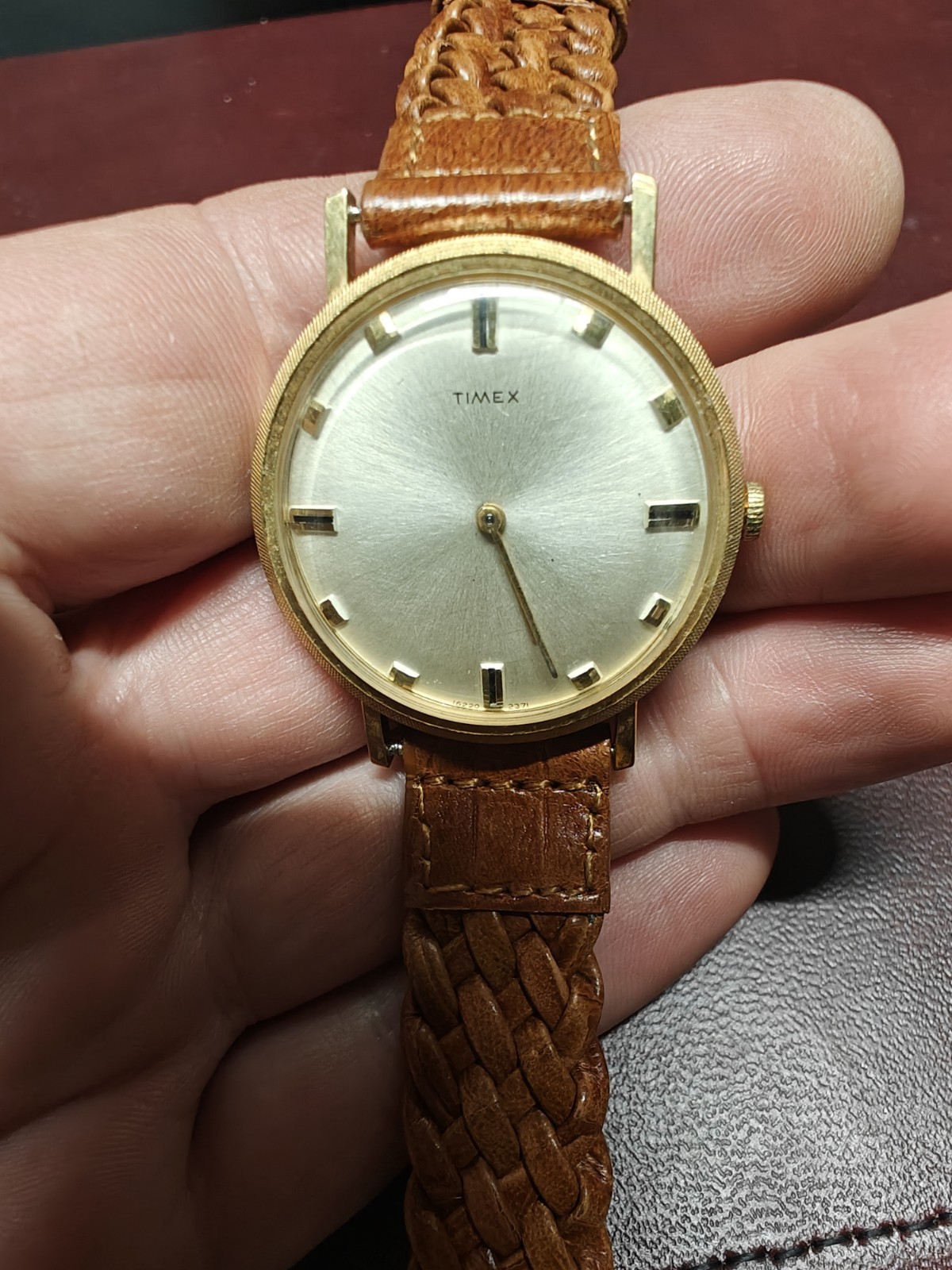 1968 Timex Wafer Thin manual wind 33 mm Gold Tone Vintage Runs Great