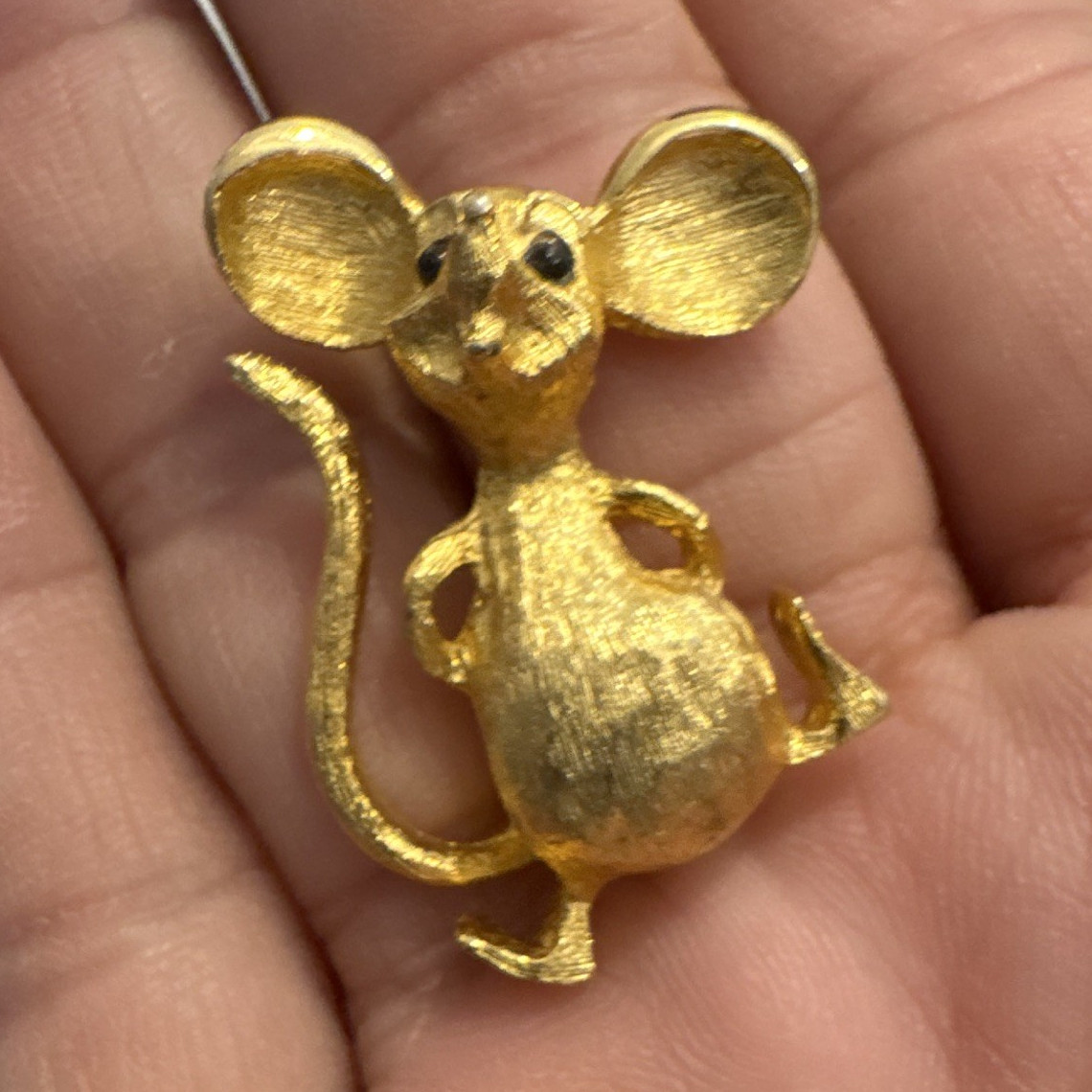 Gold Tone Metal Mouse Brooch Pin – Animals & Insects Theme, No Stone