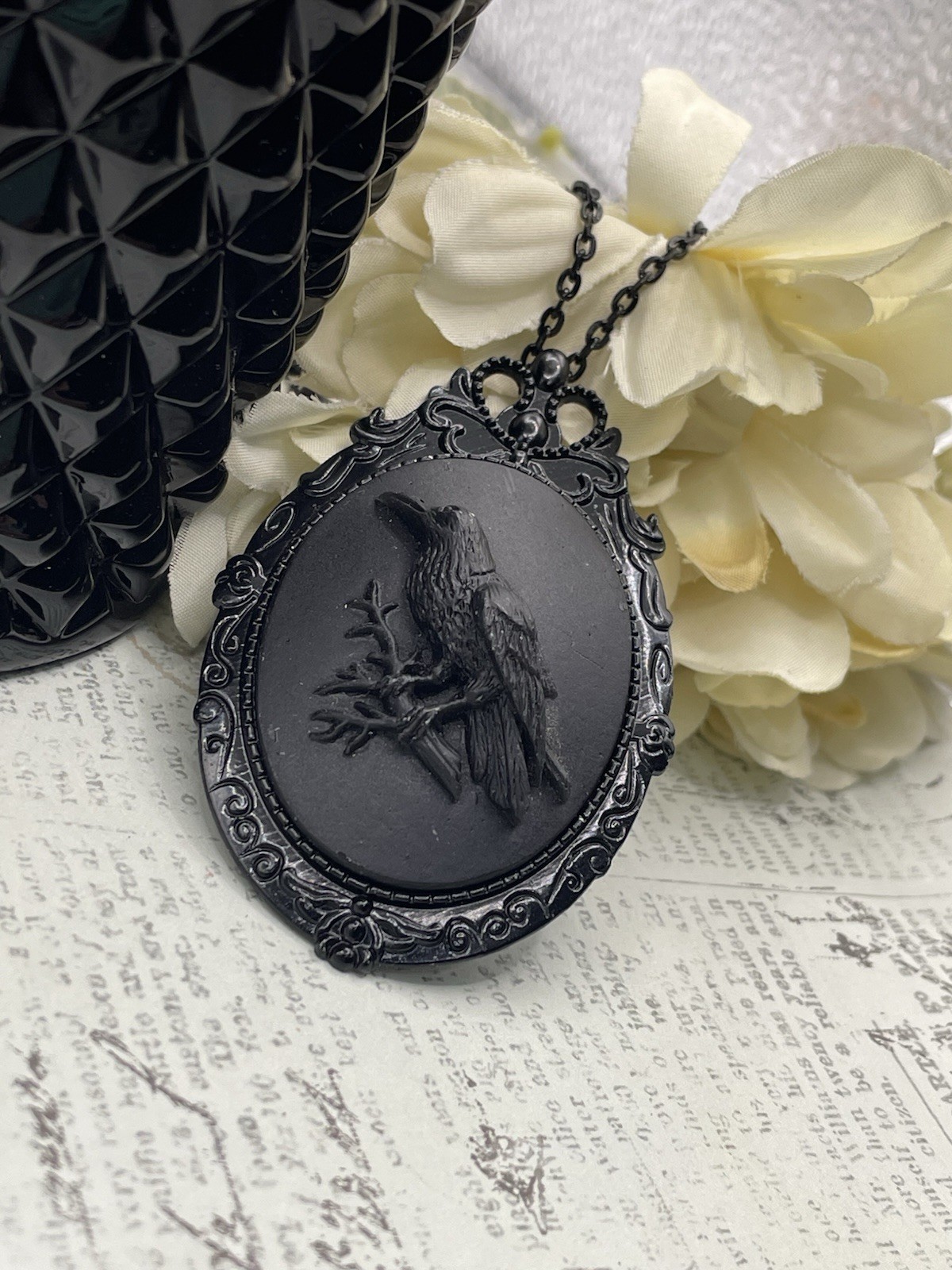 Black Raven Crow Cameo Necklace Pendant Brooch Pin Hat Halloween Costume Jewelry