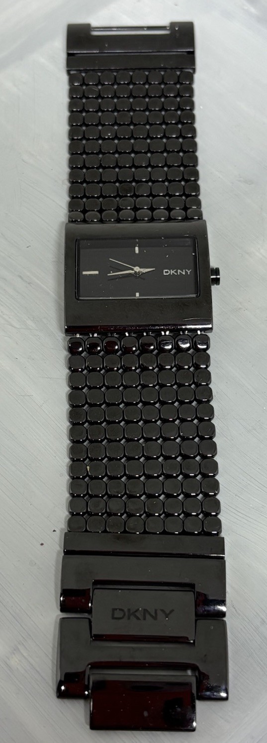 DKNY 32mm Black Case Black Stainless Steel Women’s Watch NY8116 New Battery
