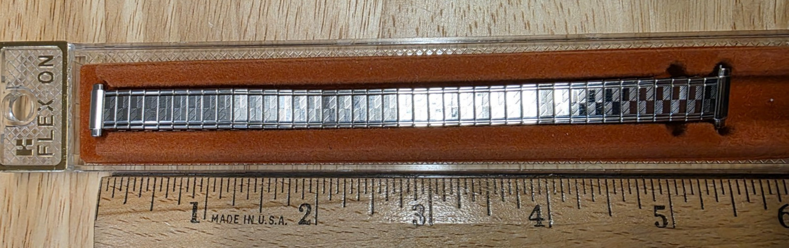 Flex On Fashion Flex Adjustable Silver Watch Band. 28W. NOS.