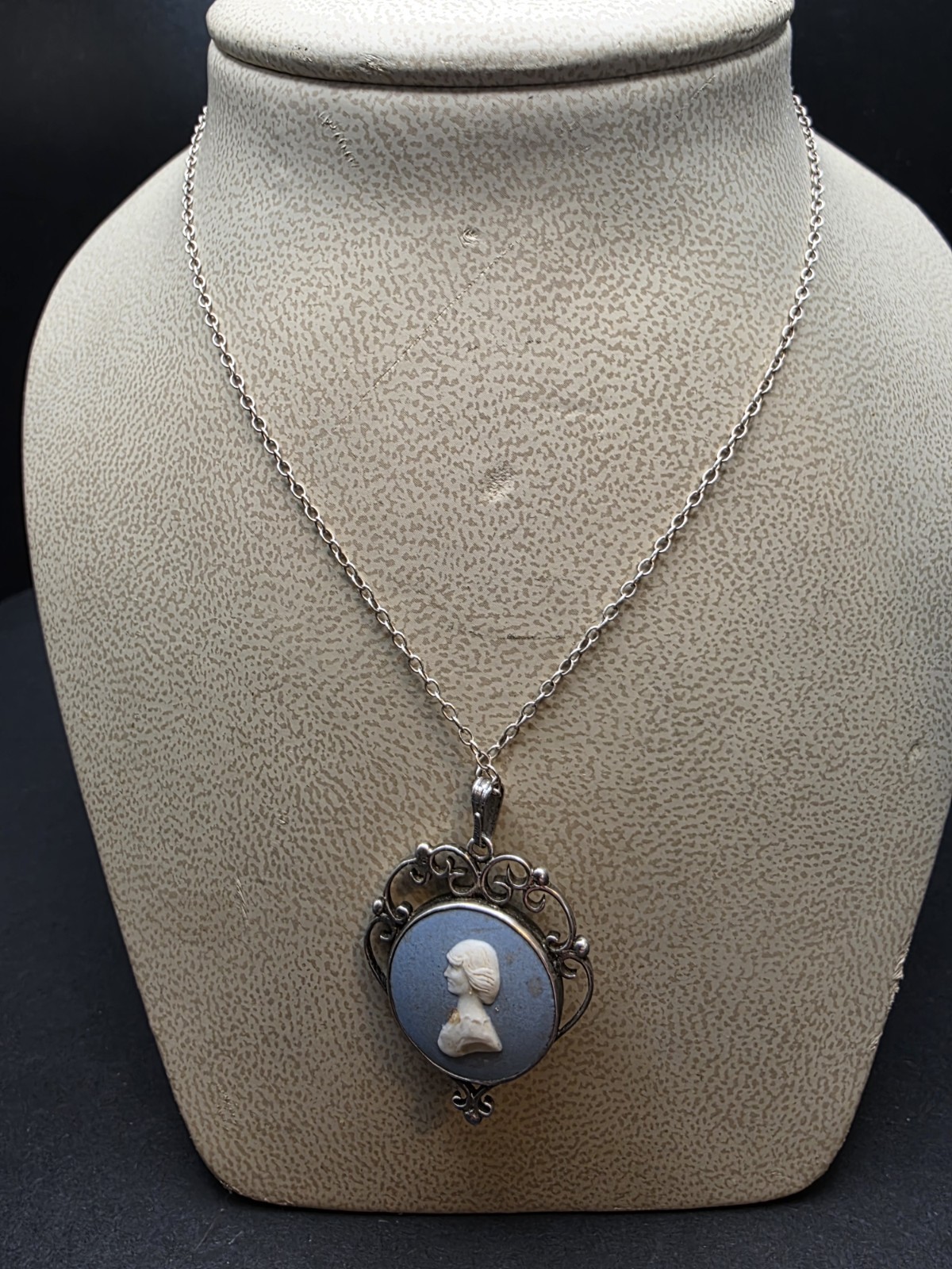 Wedgwood The Royal Wedding 1981 Prince Charles & Lady Diana Double-Sided Pendant
