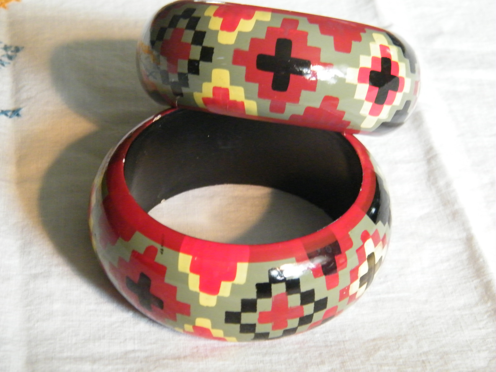 Beautiful Bangle Bracelet Set 2 Red Gray Black Yellow Plastic 2 5/8 x 1 3/8