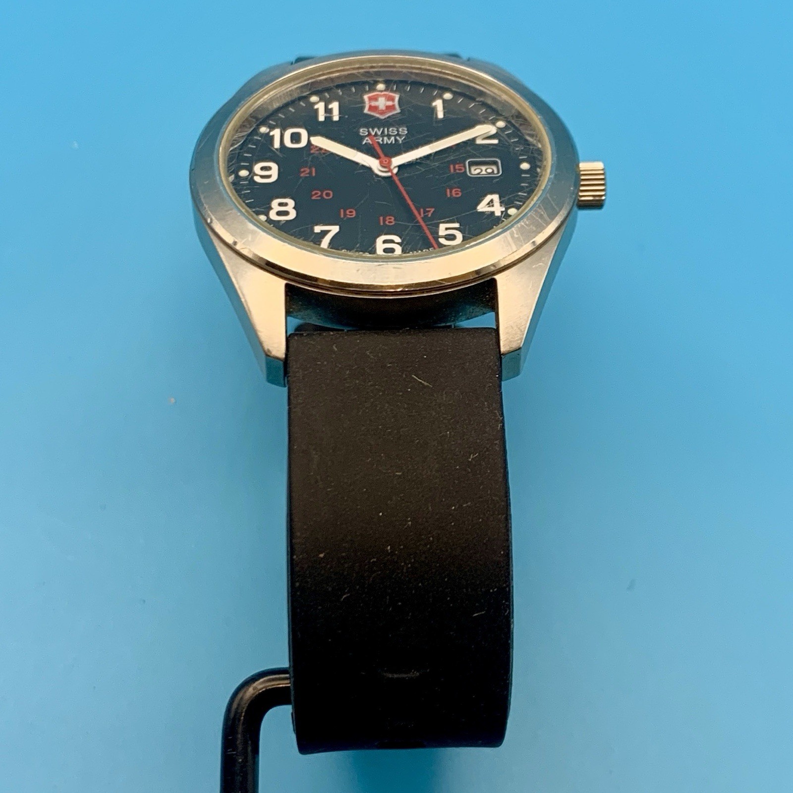 VICTORINOX SWISS ARMY GARRISON Men’s Swiss Field Wristwatch Works New Batt/Strap