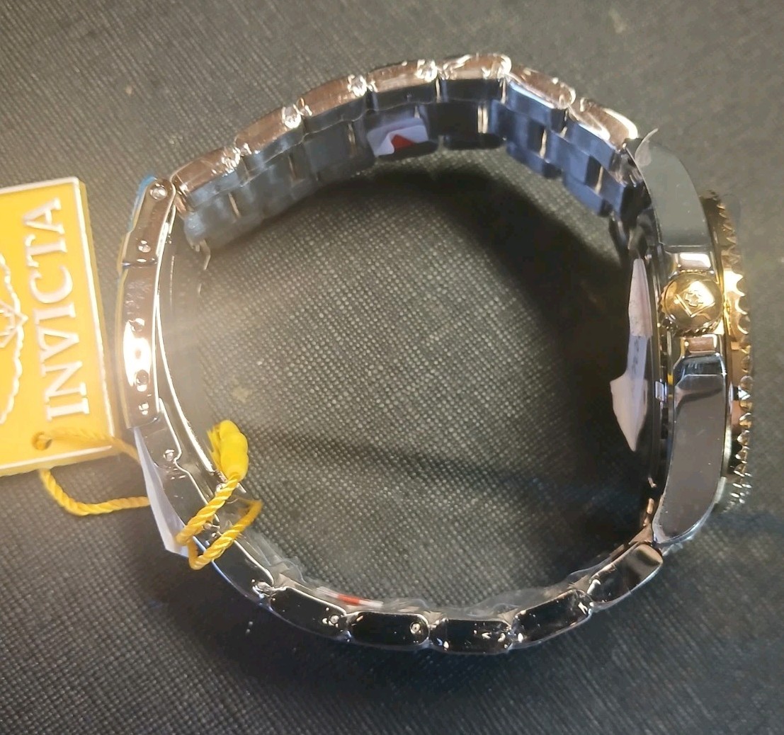 Men’s Watch. Brand New Invicta Pro Diver Current wave. 2-Tone Band. 43mm. #30022
