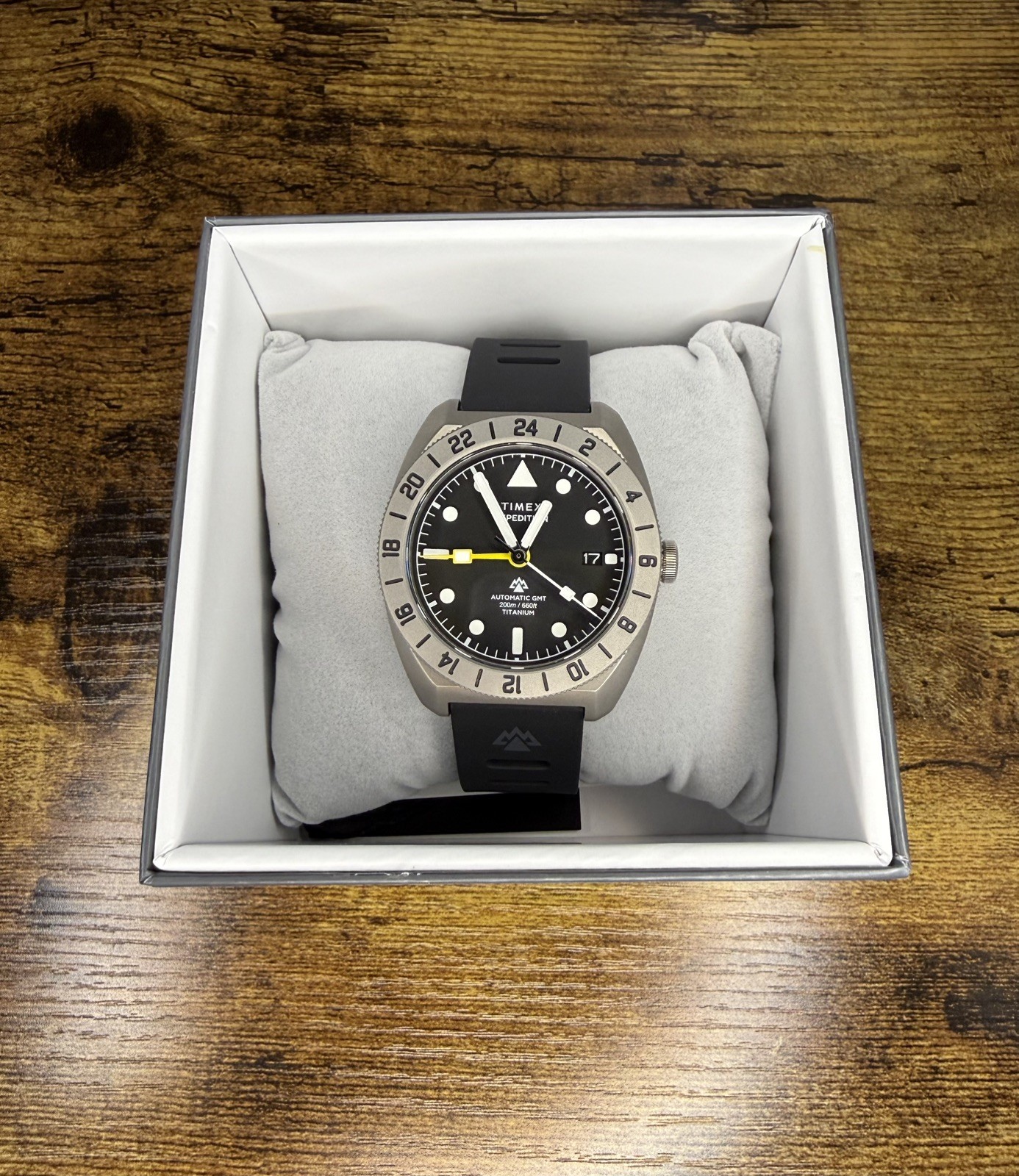 Timex Men’s Expedition GMT Titanium Automatic 41mm Watch, TW2W53000 (Excellent)