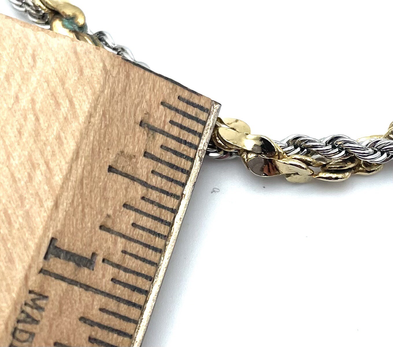 Modern Jewelry Company Unique Two Tone Chain Twist 30” VTG **