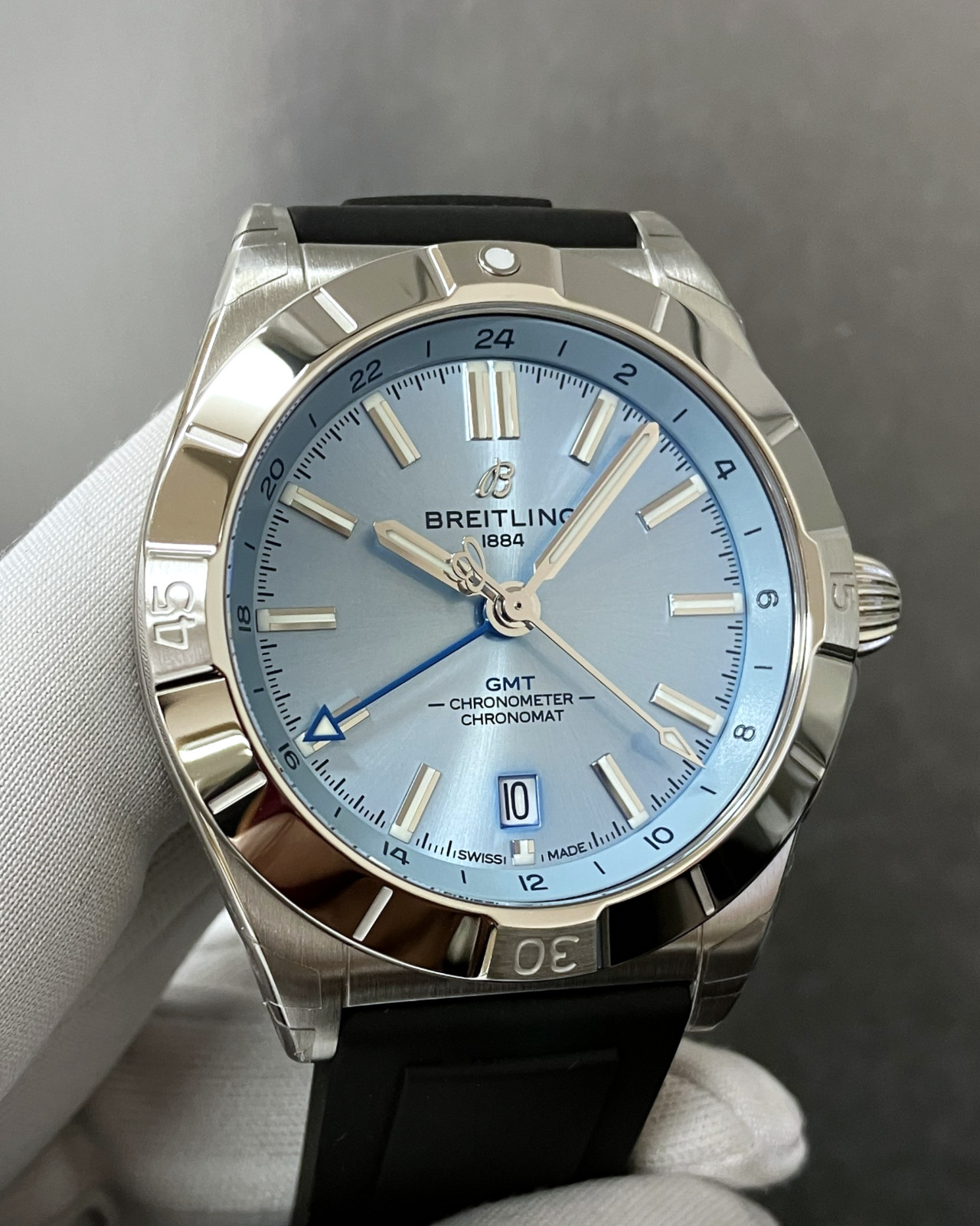 New Breitling Chronomat Automatic GMT 40 Rubber Mens Blue Watch P32398101C1S1