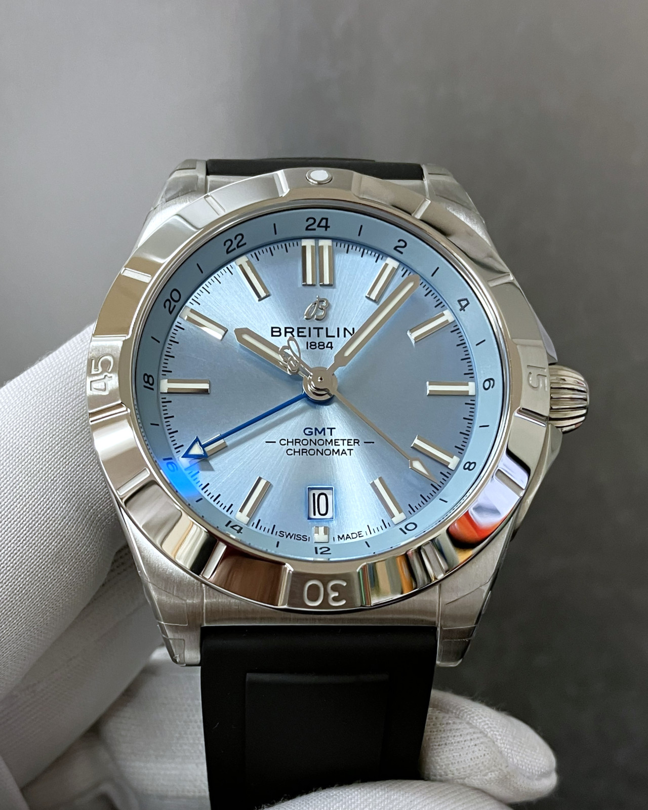 New Breitling Chronomat Automatic GMT 40 Rubber Mens Blue Watch P32398101C1S1