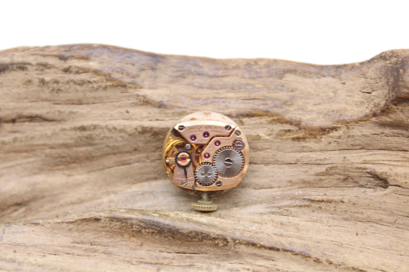 WOMAN’S OMEGA 484 WATCH MOVEMENT SWISS 17j 23623178 12.4×15.4mm RUNS (QK)