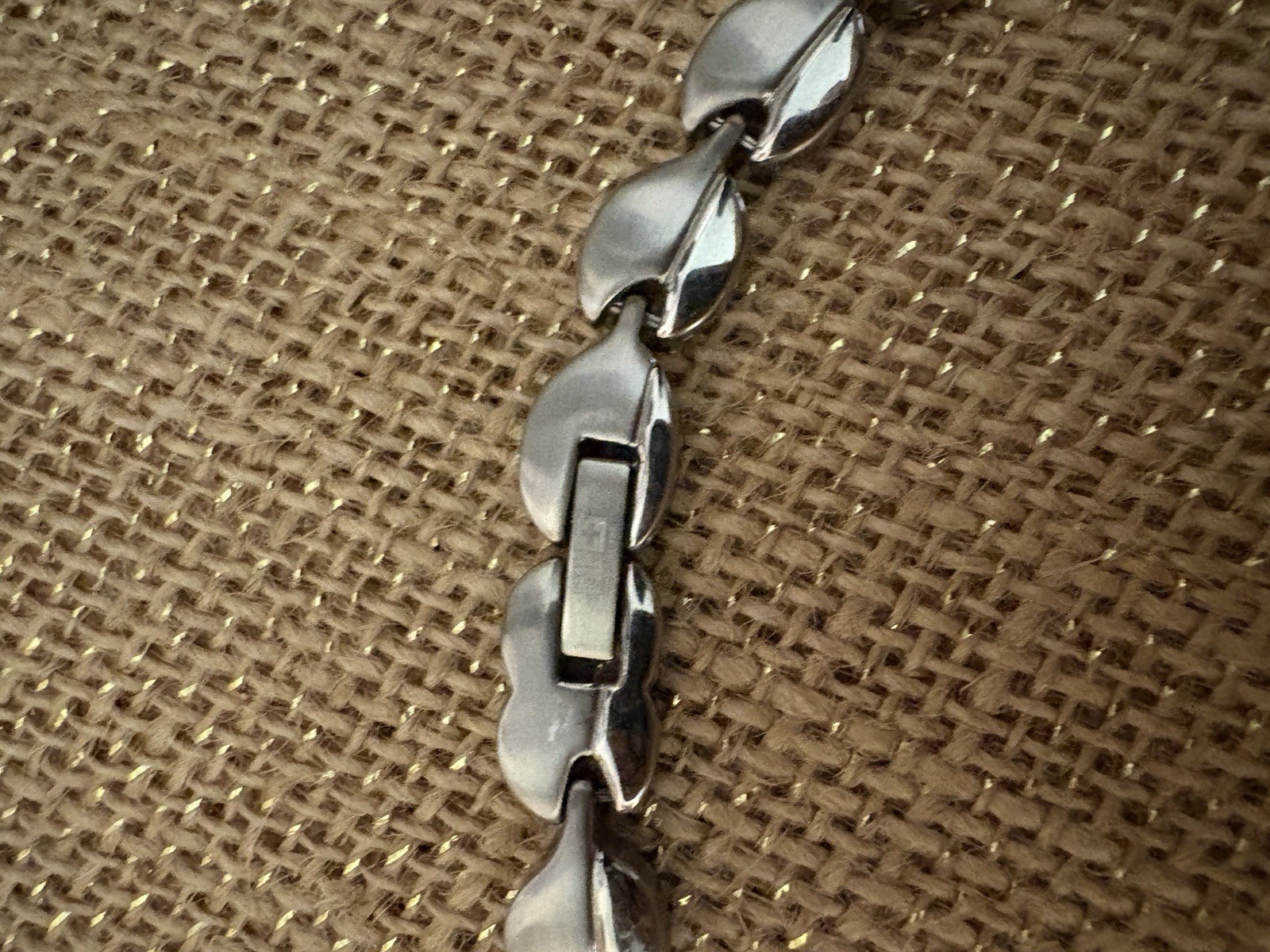 Stainless Magnetic Necklace – Tear Drops 19 1/2 “ in Length