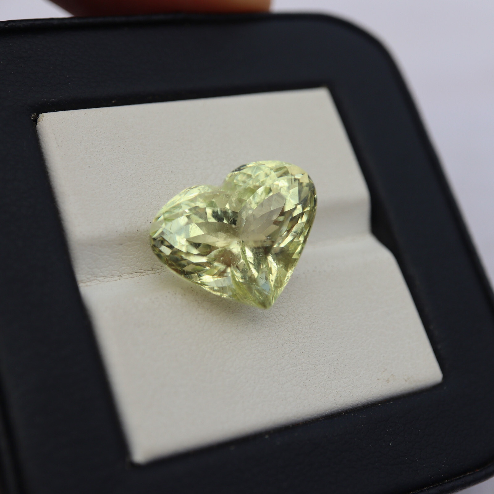 10.7 Cts 13.2×15.9 MM Natural Heliodor Aquamarine Faceted Heart Gemstone