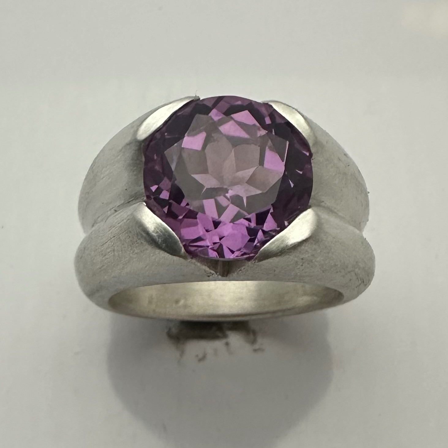 MJG STERLING SILVER MEN’S RING. 12MM LAB ALEXANDRITE. 4 PRONG. SZ 9 1/2. 23gr.
