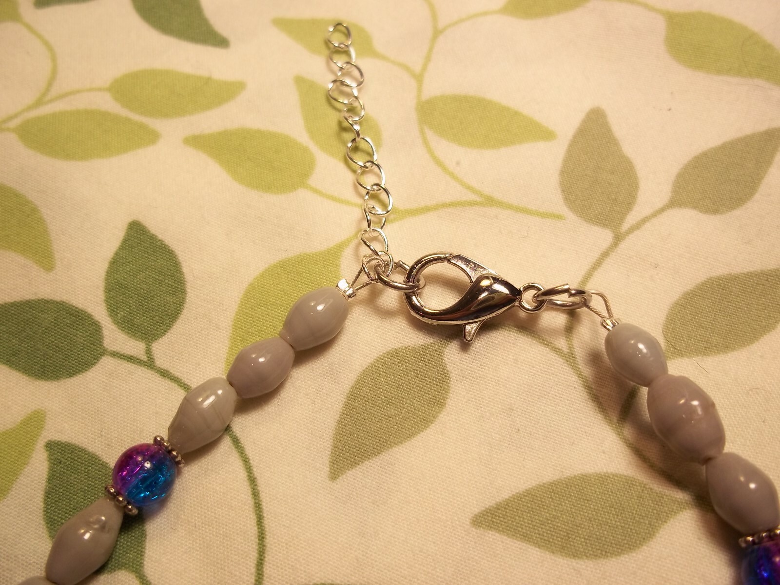 Handmade 16 1/2 inch GRAY, PINK & BLUE Glass Bead CHOKER Necklace G-42