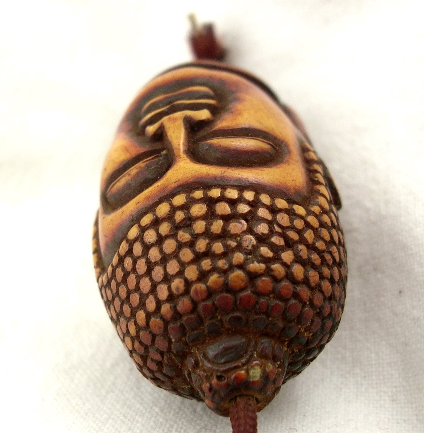CHINA VINTAGE RESIN BUDDHA HEAD PENDANT