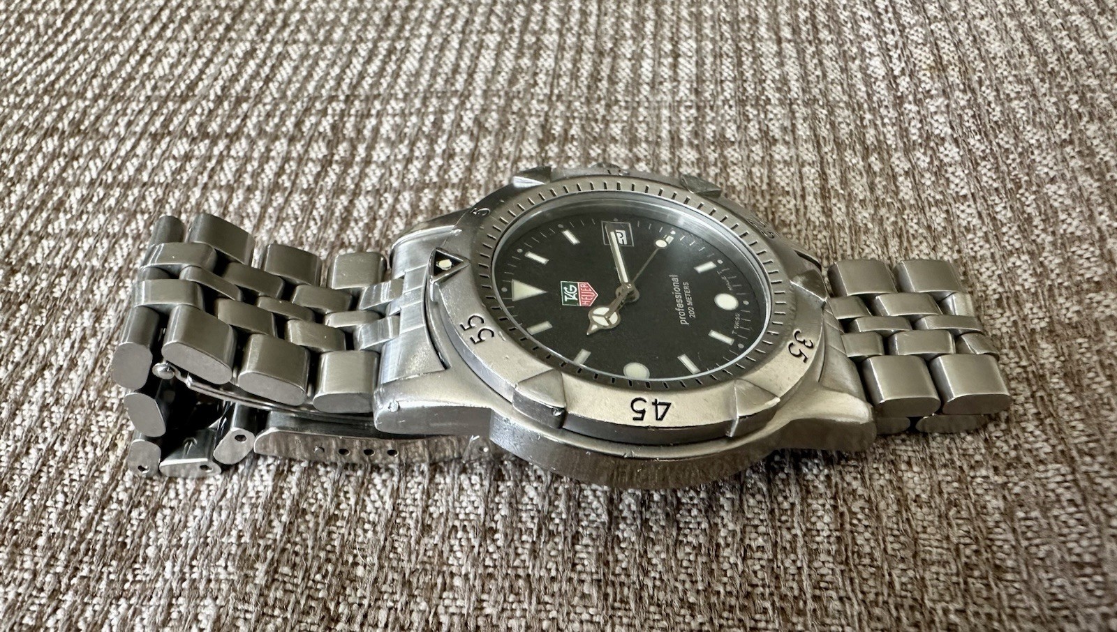 TAG Heuer WD1211-K-21 Professional 200m Stainless Steel Diver Watch Granite Dial