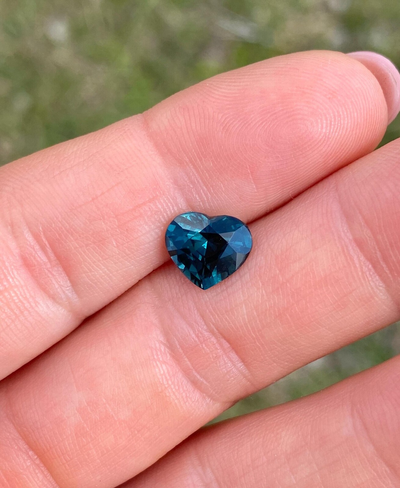 Spinel VIVID Green-Blue natural gemstone, heart cut, Origin Tanzania, Certified