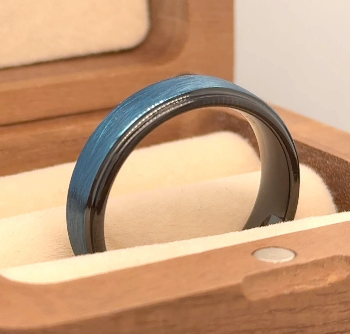 Wire Satin Brushed Finished Center Black Tungsten Wedding Rings Blue Ion-Plated