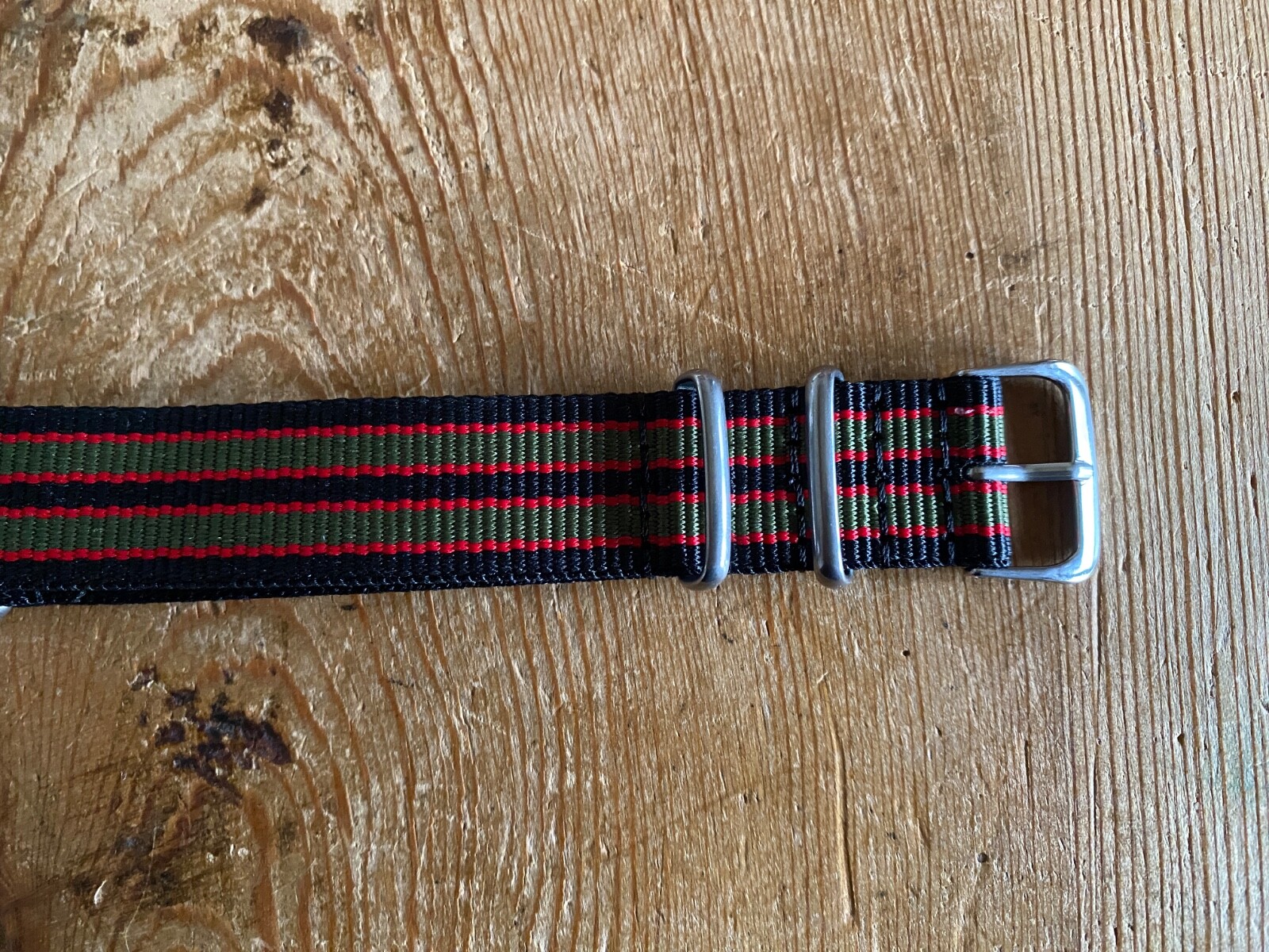 Nato Watch Strap Type – 20 mm Width – 25.5 cm Length – Black, Green And Red