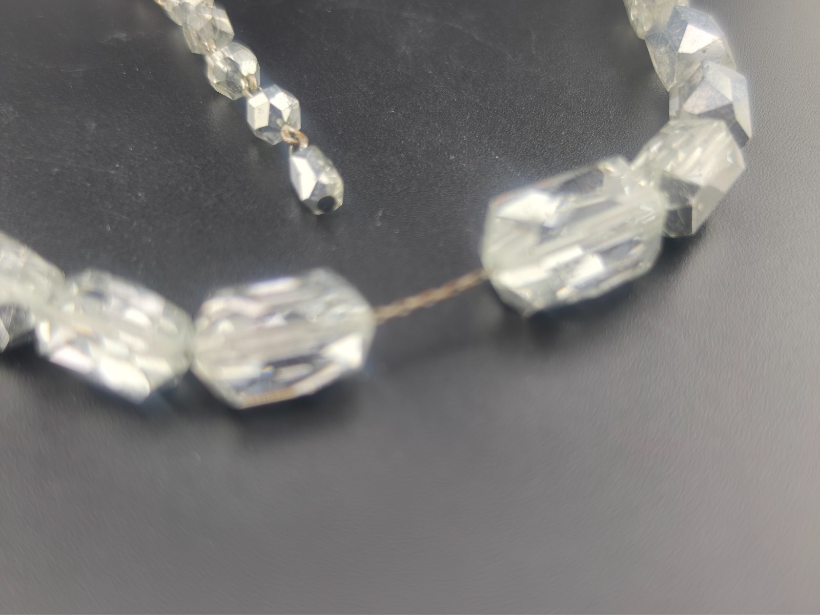 Sparkling Antique Hand Cut Silver Frosted Crystal Graduated Beads 24″ Necklace