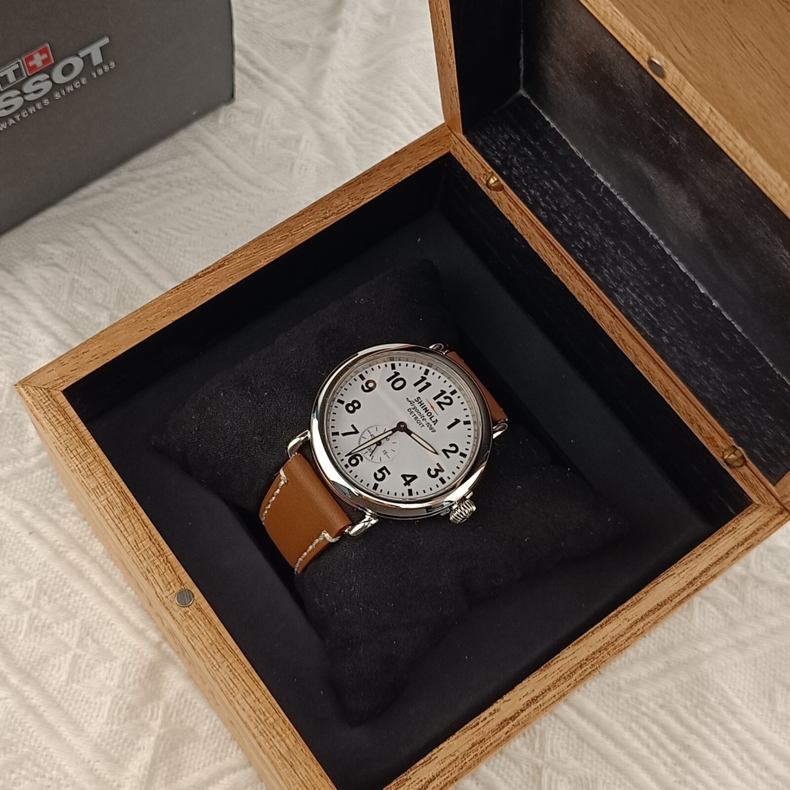 New Shinola Runwell White Dial With Brown Leather Strap Watch 41mm Men Women