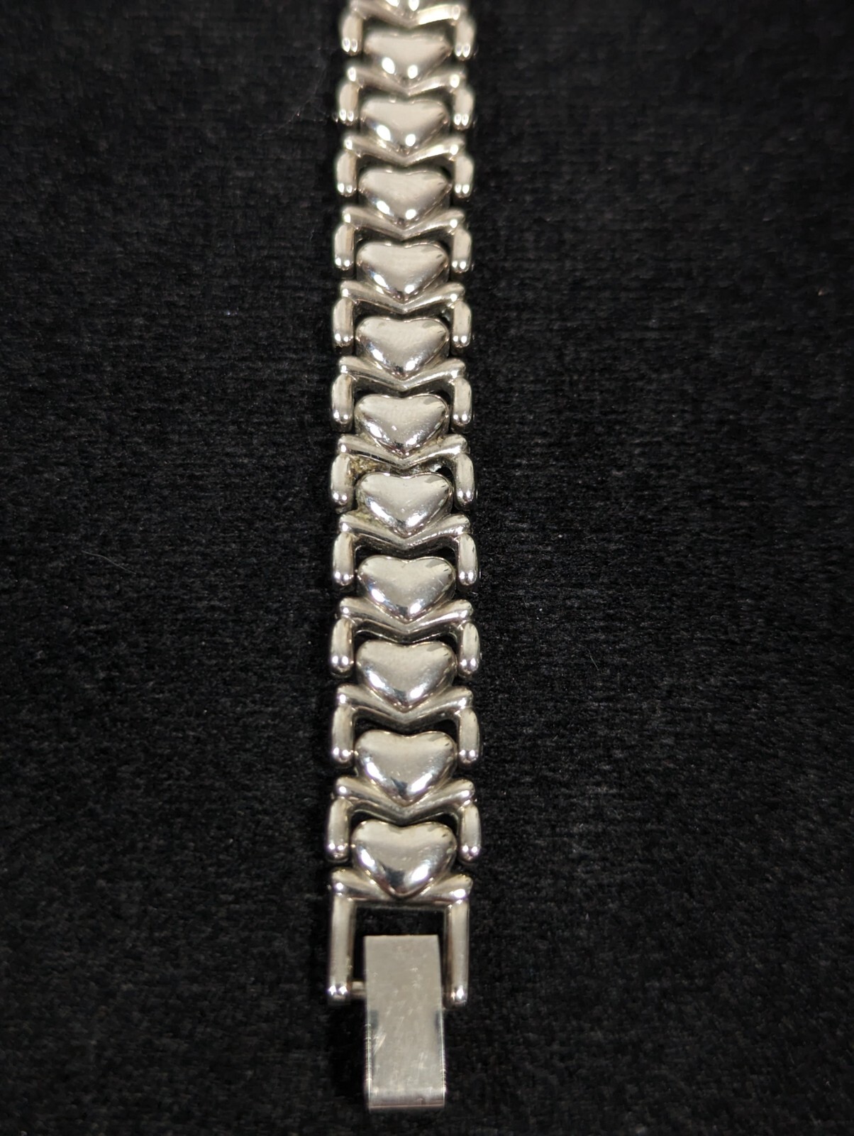 Mondu Womans Silver Tone Dial Round Case Link Bracelet Band Watch 7.25 Inch