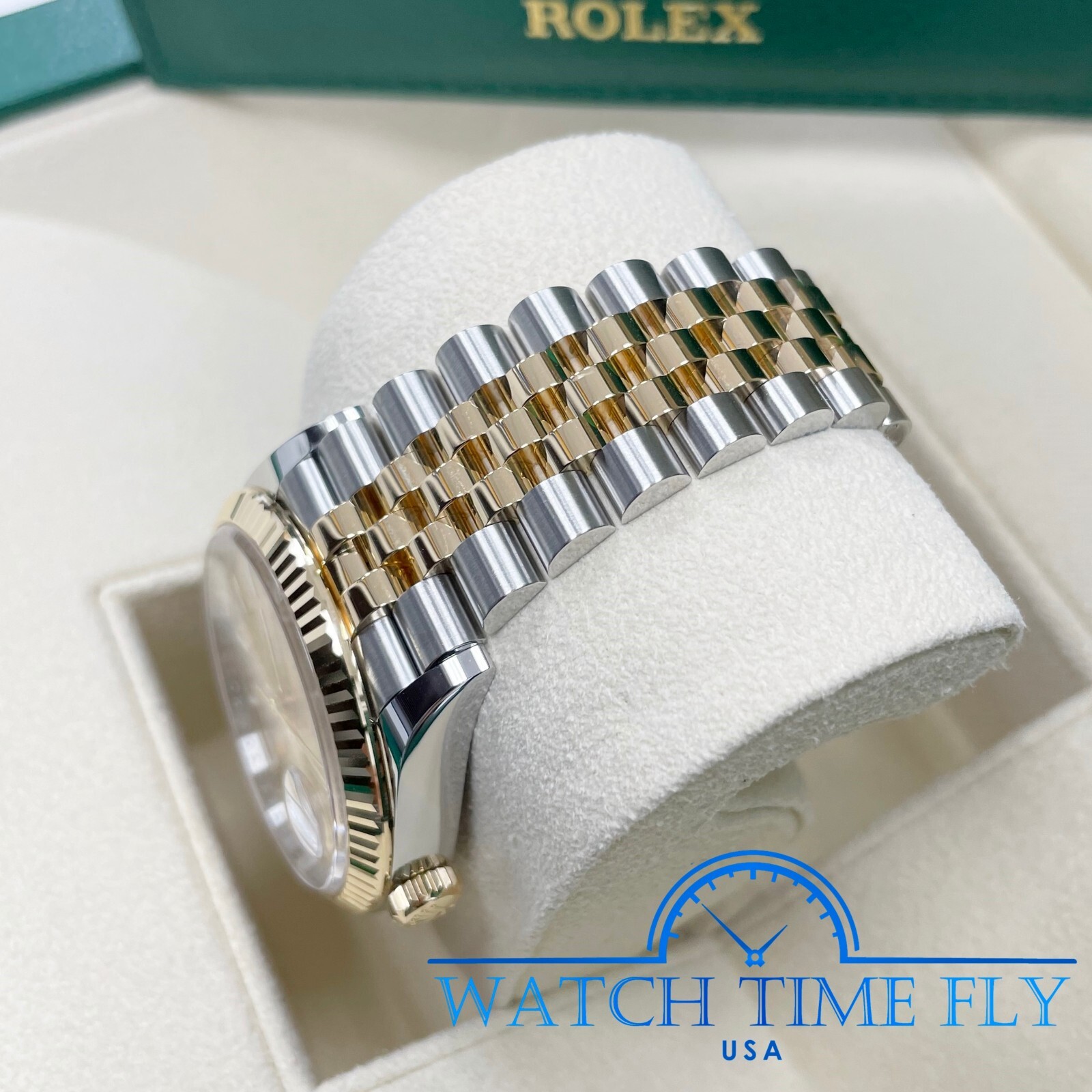 Rolex 2022 Datejust 36mm 126233 Two-Tone Steel/Yellow Gold Fluted Champagne Dial