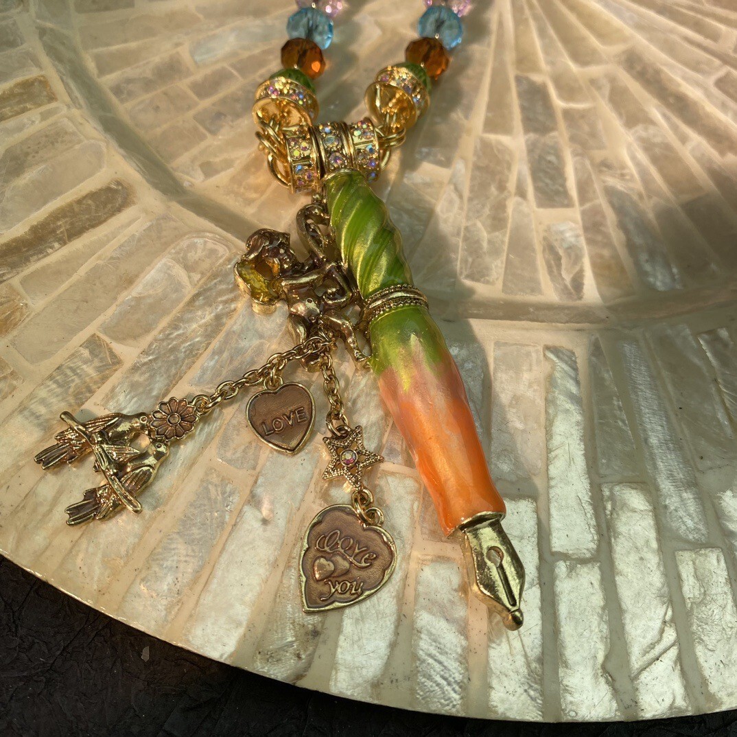 New Vintage Medieval Enamel Craft Pen Little Angel Love Bird Pendant