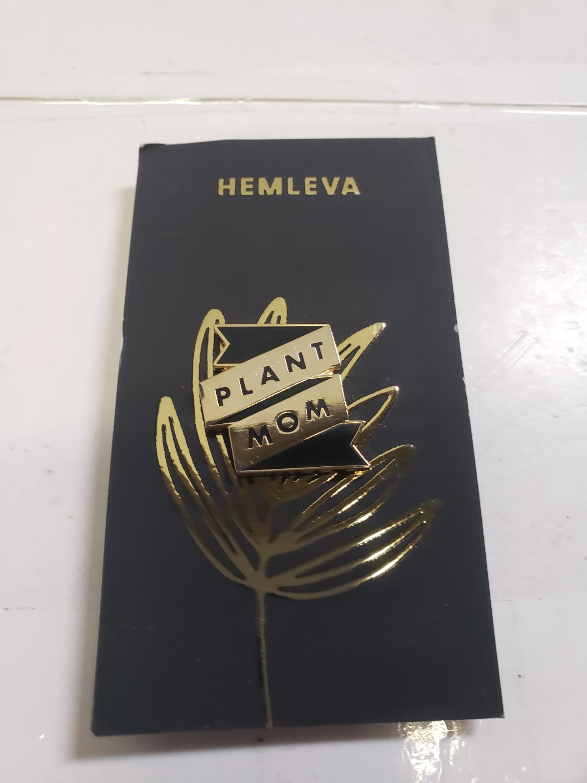 hemleva Plant Mom Badge 1″ tall and 7/8” wide