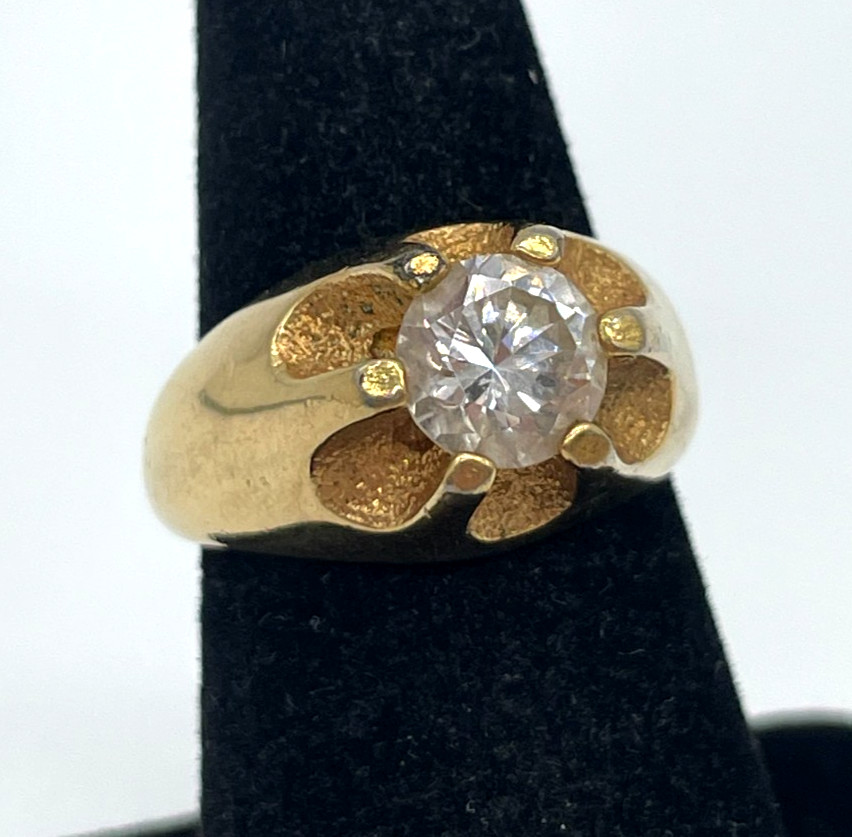 VTG Victorian Style Solitaire Chunky Gold tone Men’s Ring Size 8 statement