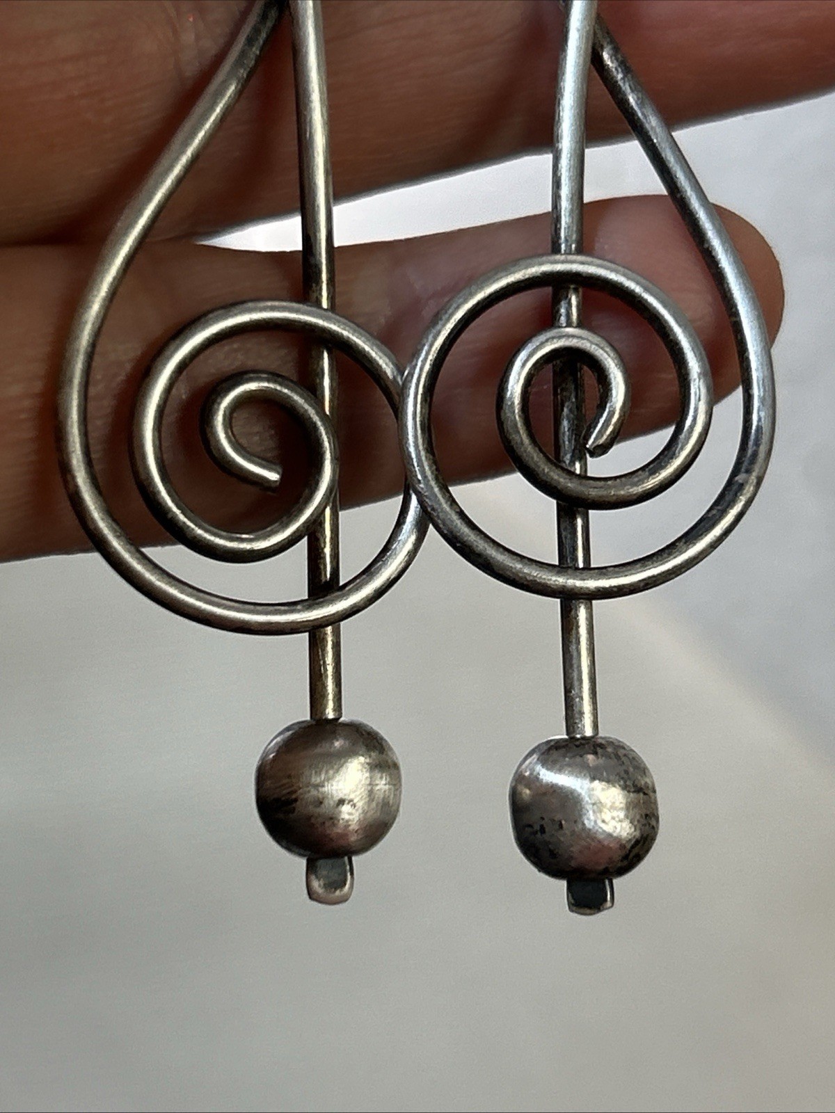 58. Vintage Taxco 925 Sterling Brass Treble Clef Dangle Stud Earrings 81mm, 15.5