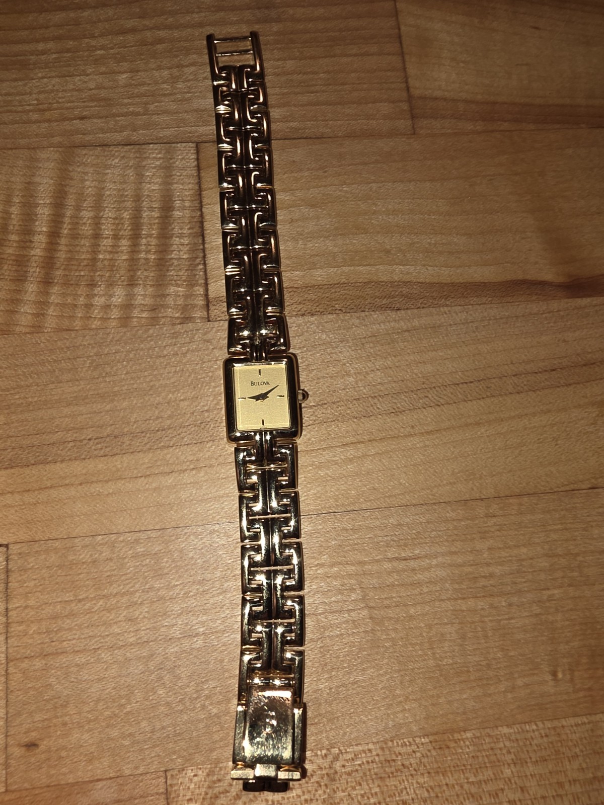 Ladies Bulova Japanese Quartz Watch T8 2 Hand Movement Tank