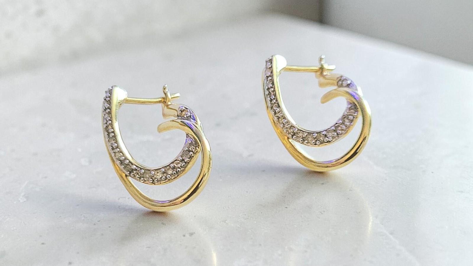 10K Yellow Gold Twist Earrings w/ Pave Diamond Design 3.12 Grams