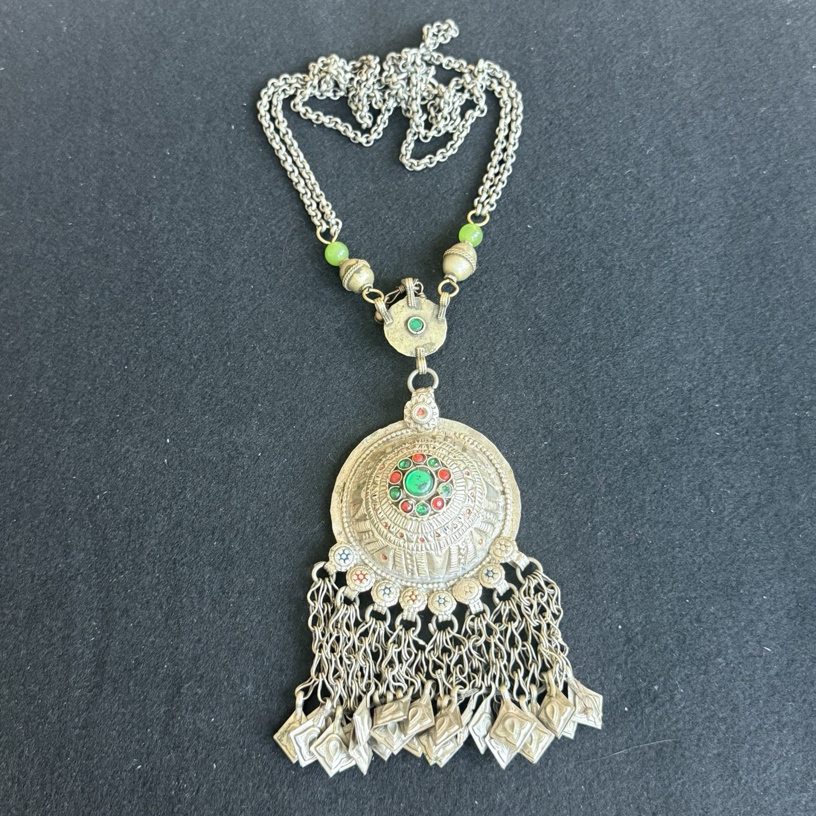 Silver Tone Rope Chain Statement Necklace Round Charm Pendant Red/Green Tassel