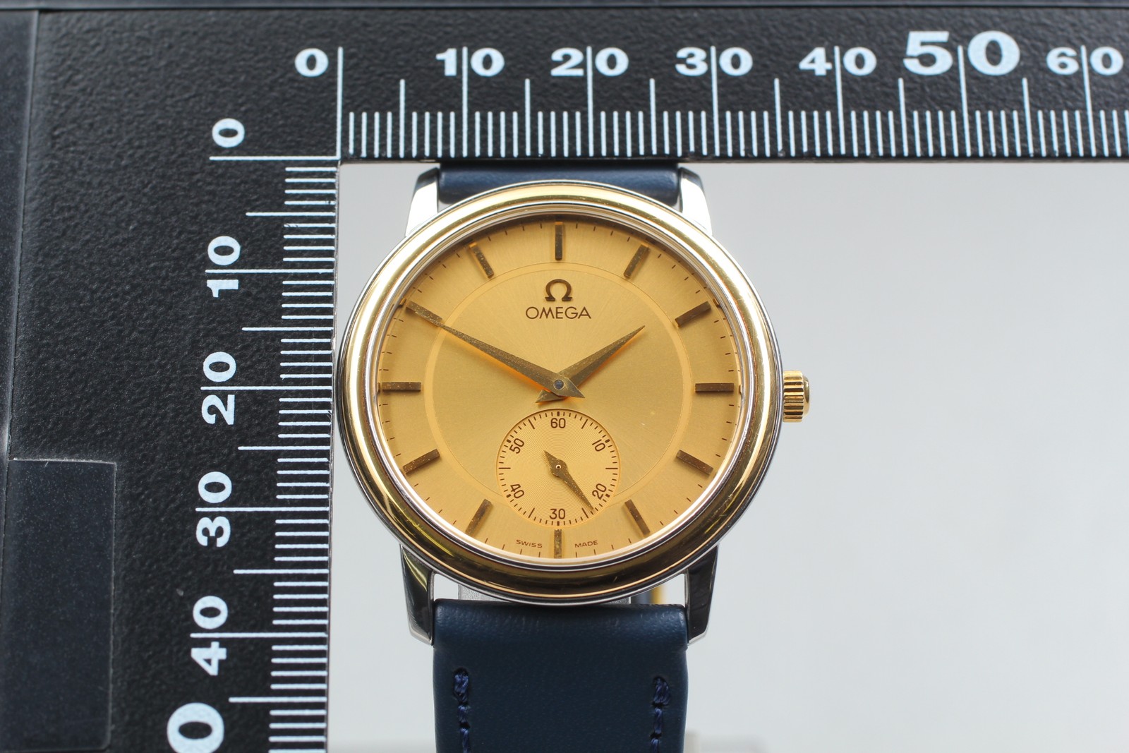 [Near MINT] Omega Small Seconds Cal.651 Manual Winding Men’s Watch From JAPAN