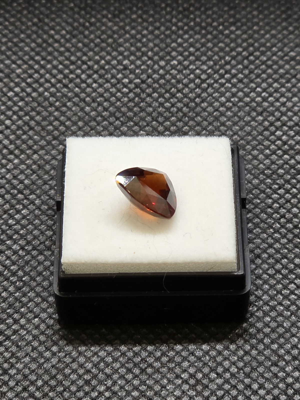 CERTIFIED (GLT) Untreated Reddish Brown Natural ZIRCON