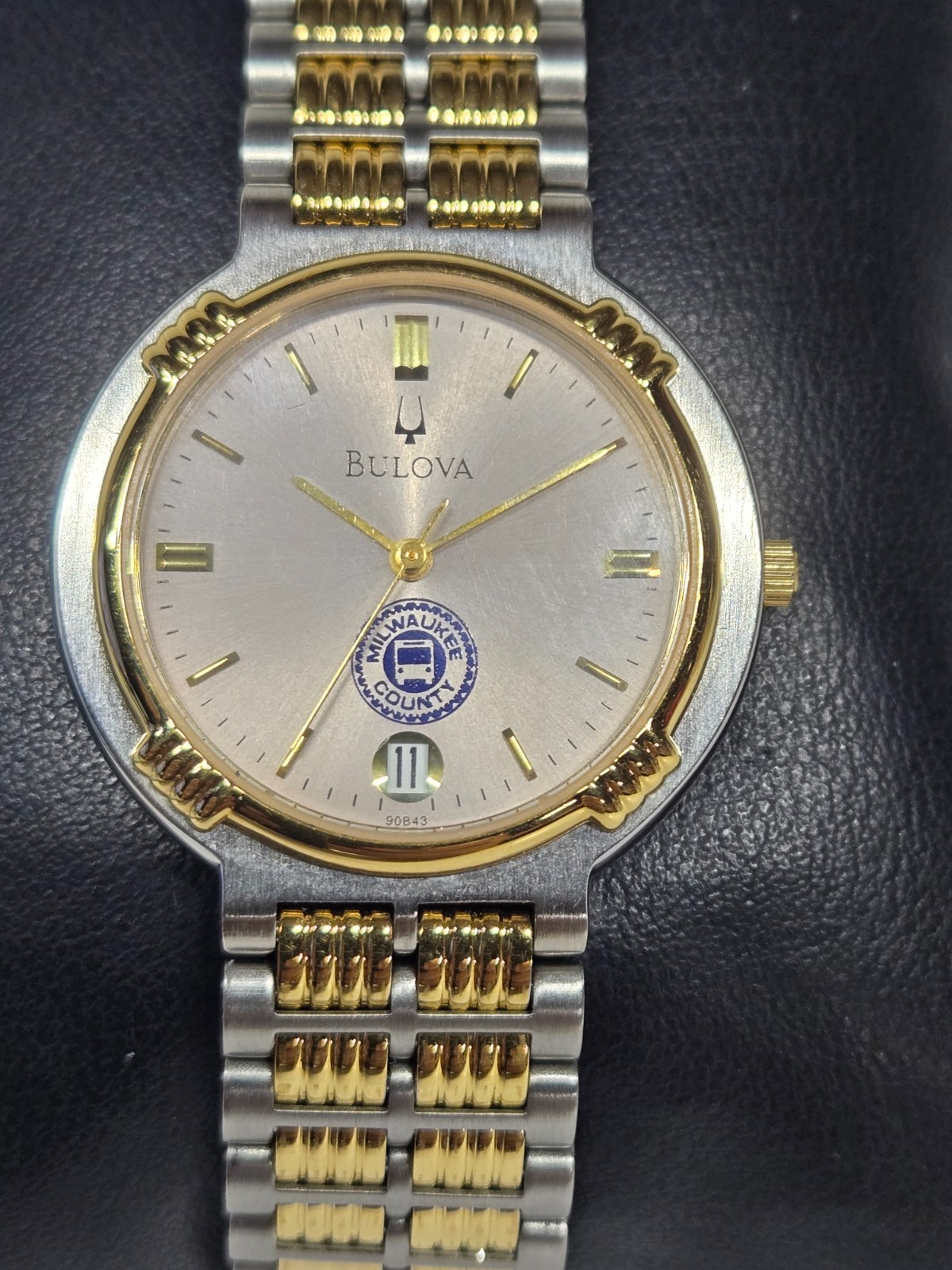 Vtg Bulova 90B43 Quartz Date Stainless & Gold Thin Dress Watch/new battery
